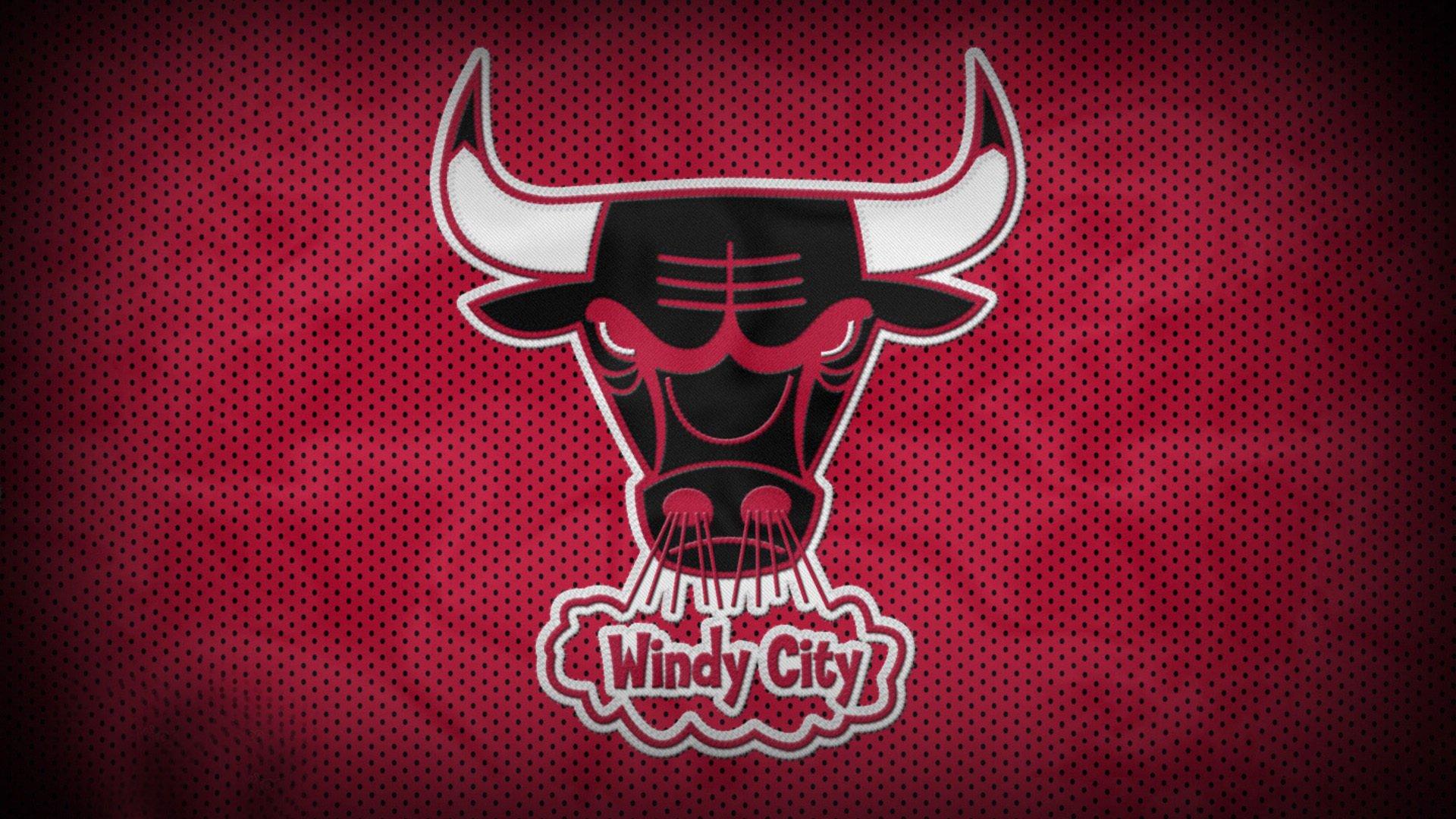 现场直击中国男足备战新周期，分组抢圈训练展现战术活力与团队默契